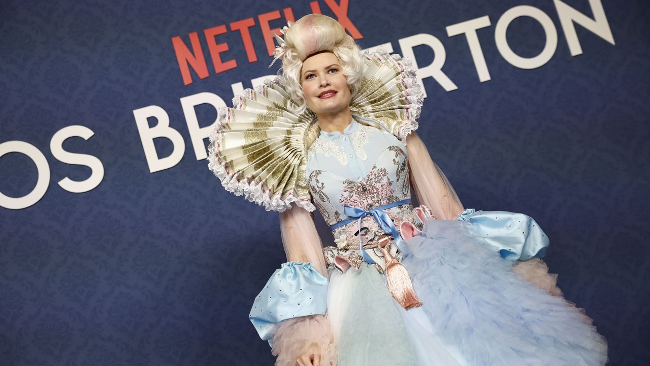 «Bridgerton»: Baile de Máscaras en Madrid y Comparación con Shakespeare - celebridades news from La Voz de Galicia