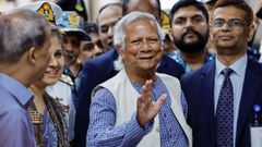 Llegada de Mohamed Yunus al aeropuerto de Daca.