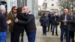 Pura Prado, viuda de Olegario Sampedro, comparte unas emotivas palabras en su homenaje de despedida en el �ES N�mero Un