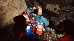 Las dificultades del terreno hicieron muy complicado el rescate del herido
