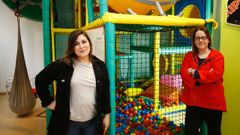 A la izquierda, Irlanda Casarieg del centro Xente Mi�da y a la derecha Isabel Pernas de Piti�os Centro de Ocio, ambos ludotecas infantiles de Viveiro
