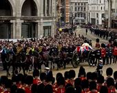 Por expreso deseo de Thatcher en el funeral participaron representantes de los tres ejrcitos.