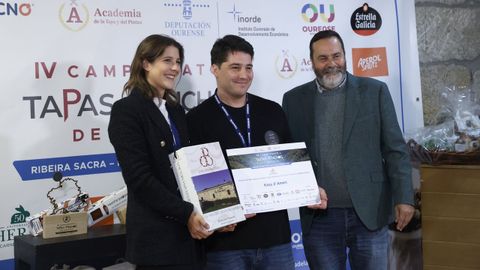 Jesús Recouso de Kozy Bistró, en Pontevedra, Premio Don Bernardino a la mejor tapa maridaje con vino tinto D.O. Ribeira Sacra de la cuarta edición del Campeonato de Tapas y Pinchos de Galicia.