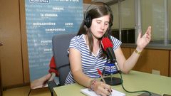 Katy Lema, durante su estancia de verano en la delegaci�n de Carballo de La Voz de Galicia