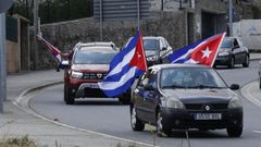  Los manifestantes circularon en sus veh�culos exhibiendo banderas cubanas y espa�olas