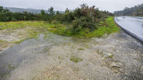 Hasta este punto de Calo llega la traza de la autova, que deber enlazar con Santa Irena hacia el este, y con Berdoias (oeste). Esta continuacin lleva aos anunciada como corredor