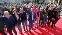 Iv�n Puentes, candidato del PSOE a la alcald�a de Pontevedra, arropado por altos cargos de su partido