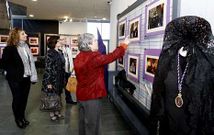 La Irmandade expondr� un centenar de fotos en el auditorio.