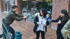 Los premiados con un tercer premio en Gij�n festejan su buena suerte
