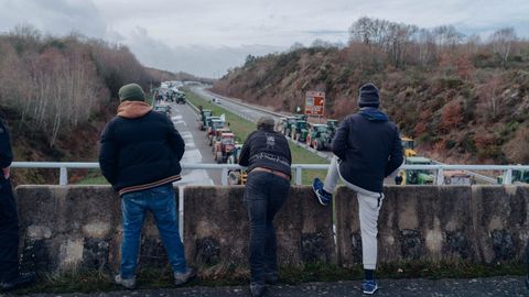 Es la segunda vez que el sector primario corta la autov�a