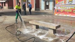 Refuerzo labores de limpieza en Ribeira