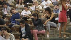 J�venes realizando las pruebas de la Selectividad en Santiago