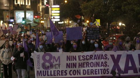 La pancarta principal de la manifestacin de A Corua.