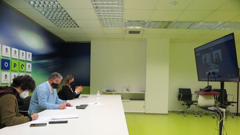 Reunin del gobierno local de Pontevedra con representantes de la asociacin gallega en defensa de las agencias de viajes