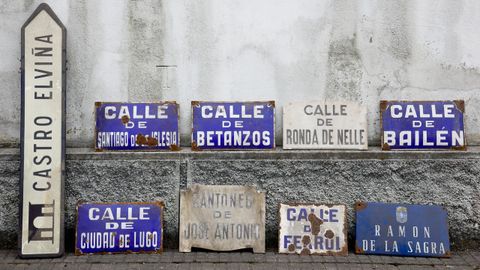 Todas estas placas se conservan en un almac�n municipal de A Grela