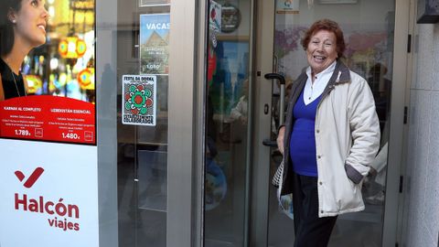 Juana Prez hizo cola en Halcn Viajes para reservar su excursin del Imserso