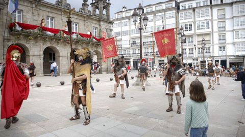 As fueron los desfiles del primer da de Arde Lucus