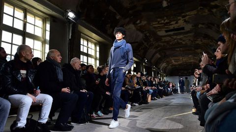 Desfile del dise�ador franc�s Pierre Maheo.