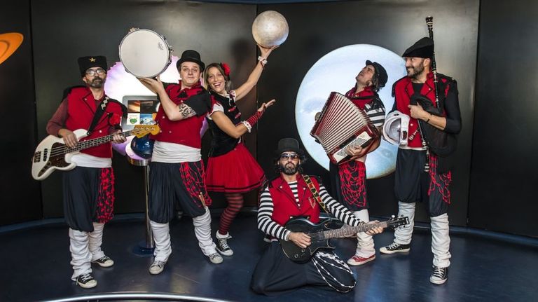 Uxa Lambona e a Banda Molona ofrecern un concierto el martes en Vilalba y elsbado en Lugo
