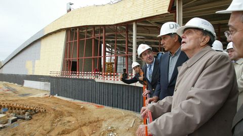 Manuel Fraga visitado las obras de la Cidade da Cultura, un complejo que se paraliz� y modific�