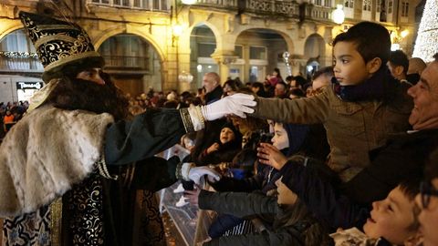 Cabalgata de Reyes de Ourense.En Ourense miles de niños pidieron a los Reyes Magos caramelos y disfrutaron con una cabalgata de dos horas de duración