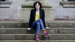 Soraya Learte, en las escaleras de la Facultad de Qu�mica de la USC