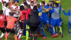 Agresiones, tanganas y expulsiones en el Boca-River