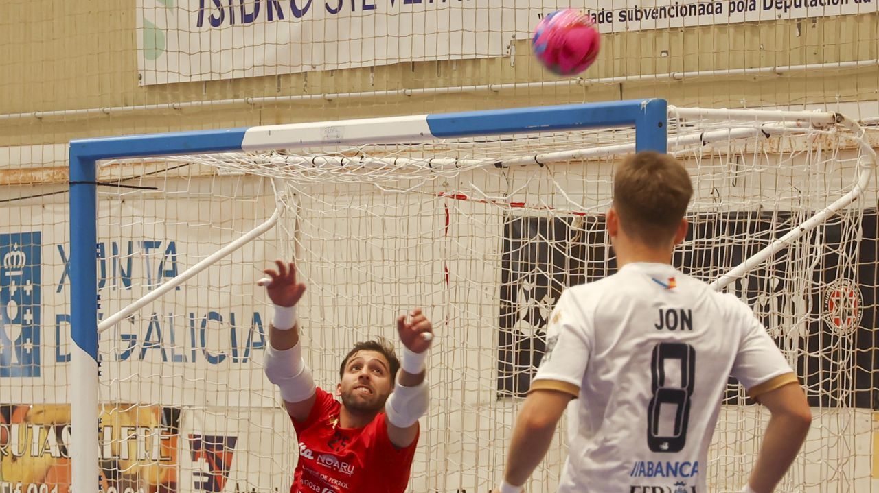 La cancha de Jaén Paraíso Interior, nuevo infierno para O Parrulo Ferrol lejos de A Malata (7-1)