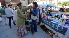 Los mercadillos de segunda mano se han popularizado en toda Arousa.