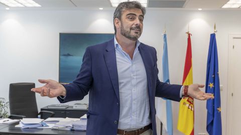 El conselleiro Diego Calvo, en su despacho de San Caetano