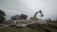Fotografa de archivo del derribo de una construccin ilegal ordenado por la Aplu