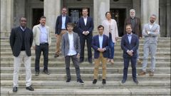 De izquierda a derecha, en la fila de abajo, Anicet Lavodrama (SF); Carlos del R�o (Xuntos Act�a); Jorge Su�rez (FeC); Jos� Manuel Rey (PP); Jorge Juan �lvarez (CCD). Y en el fila de arriba, �ngel Mato (PSOE); Alejandro Langtry (Cs); Patricia Castro (VOX); Bernardo Lorenzo (Marea de Ferrol) e Iv�n Rivas (BNG)