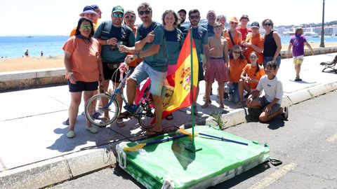 Festa da Dorna: Rejata de Embarcasi�ns feitas a machada e pan de millo na playa de Coroso