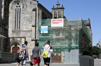 La empresa adjudicataria de la obra ha colocado los andamios y la obra se iniciar� en breve. 
