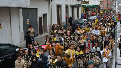 Estudiantes del colegio de Negreira