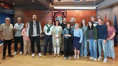 Grupo de trabajadores del juzgado de Betanzos en el Concello.
