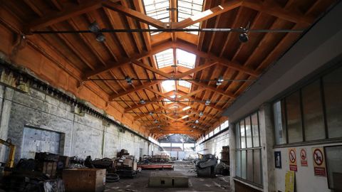 Vista de las antiguas bater�as de ArcelorMittal de Avil�s, construidas en diferentes fases en los a�os 1965 y 1978, afrontan sus �ltimos d�as, previos a su definitiva demolici�n, para dar paso al desarrollo de una nueva industria en un enclave estrat�gicamente privilegiado.