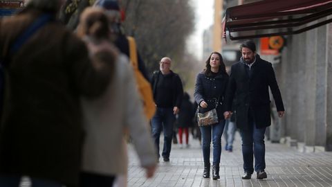 Increpan a Arrimadas y a su marido en la jornada de reflexi�n