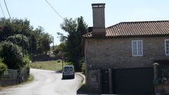 El tramo con &uacute;nico sentido corresponde a la primera fase del proyecto, entre A Condomi&ntilde;a y Orto&ntilde;o (en la imagen, primeros metros de la carretera pendiente de remodelaci&oacute;n)