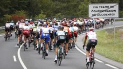  El pelot�n ciclista a su salida de la decimoquinta etapa de la 74th Vuelta a Espa�a 2019, con salida en la localidad de Tineo y meta en el Santuario del Acebo