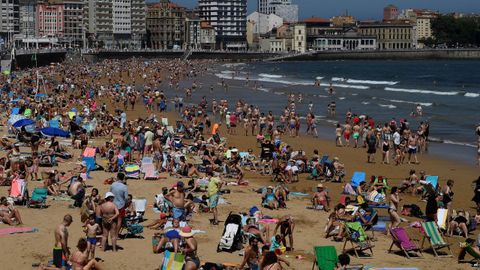 Vista de la playa de Gij�n, este fin de semana