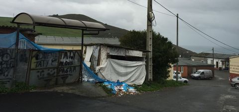 En la situada en Campanario no para el bus urbano.