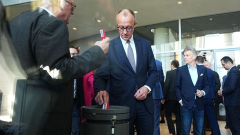 Merz, durante la votaci�n de este martes en el Bundestag.
