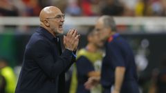Luis de la Fuente, durante el partido de Espa�a-Uruguay