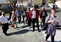 Representantes del Concello de Ponteceso, con los visitantes de Suecia, Dinamarca e Italia.