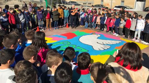 Paz Ourense.Acto por el Da de la Paz en el CPI de Ribadavia