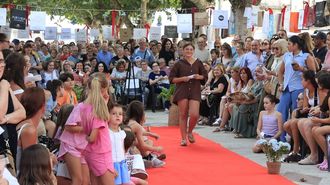Actividade comercial esta fin de semana en Cee 