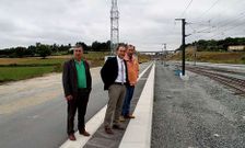 Crespo junto a Rodr�guez y G�mez en una visita al PAET de Botos, donde el Concello quiere un apeadero.