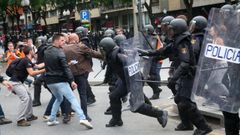 Imagen de archivo de una carga policial en una manifestacin por el 1-O.