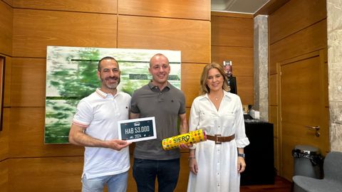 Bienvenida al habitante n�mero 53.000 de Siero